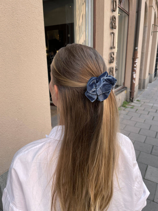 Velvet Scrunchie - Ice Blue - Hermine Hold